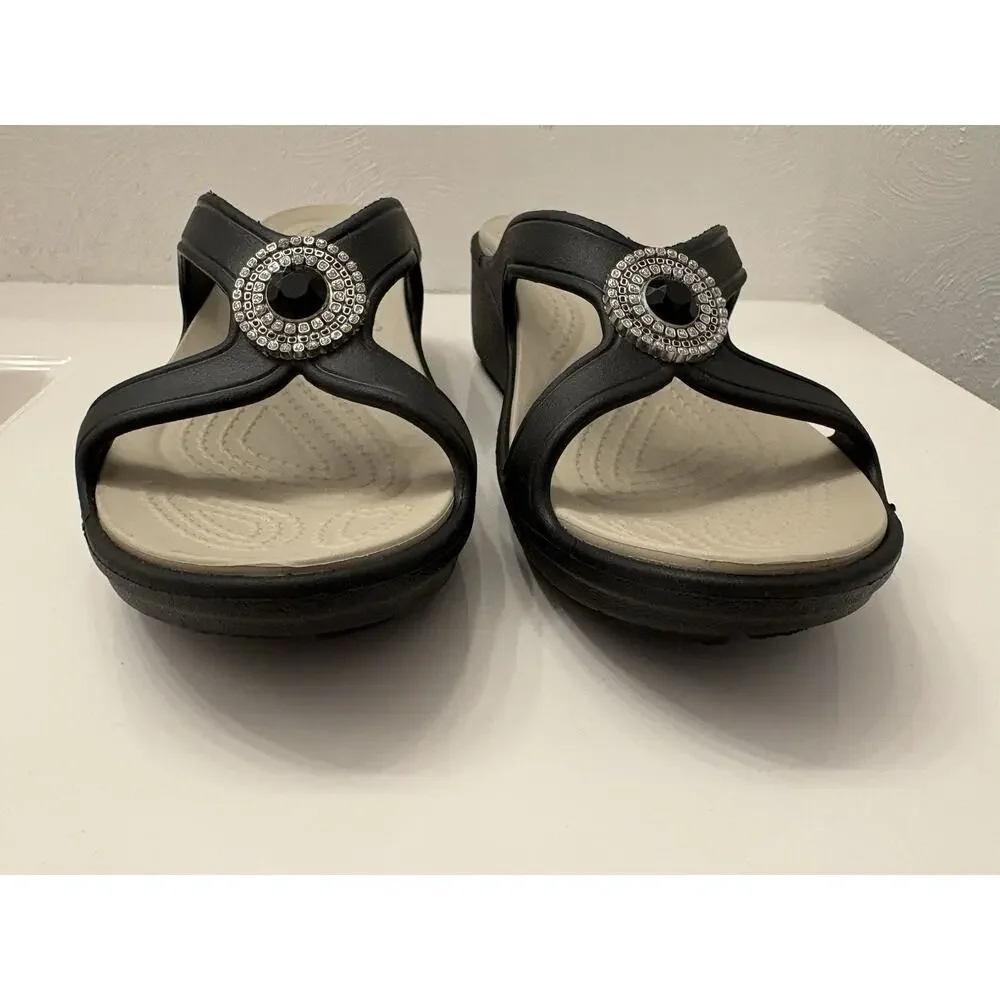 Crocs Sanrah Black Wedge Sandal Embellished Rhinestone Circle Medallion Size 7